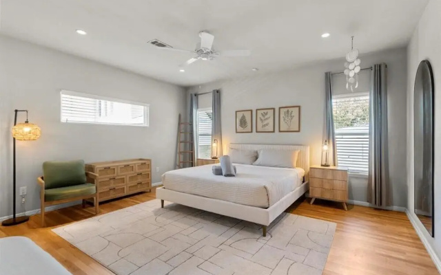 Spacious 3BR w Parking Pet Friendly