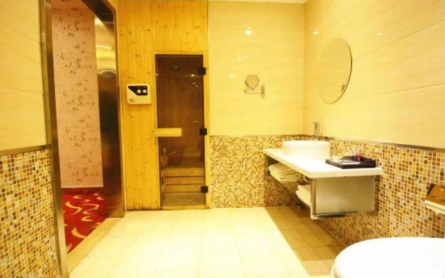 Super 8 Wuhan Yangtze River Shui Guo Hu Branch