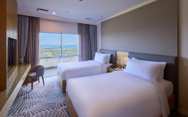 ANA Crowne Plaza Resort Okinawa Uruma Hills by IHG