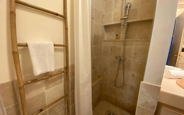 Nice studio with garden and parking - Near beach