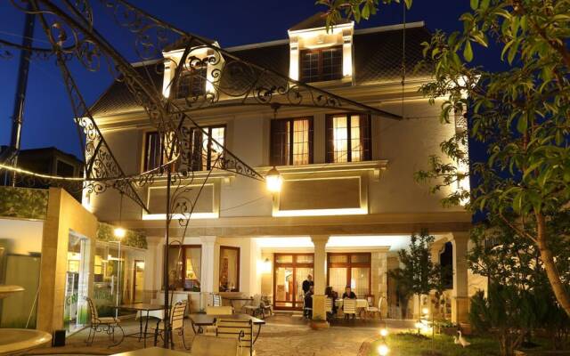 Отель Green Palace Hotel Болгария, Шумен - отзывы, цены и фото номеров - забронировать отель Green Palace Hotel онлайн вид на фасад