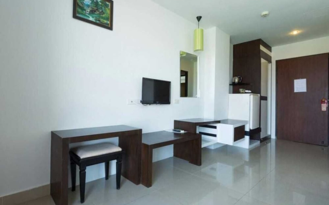 Townhouse Hillview Suites Pattaya Formerly Chatkaew Suites