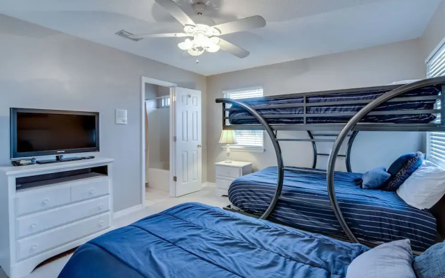 Summer Palace B 2 Bedroom Duplex by RedAwning