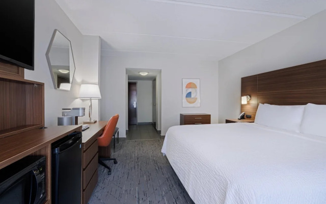 Holiday Inn Express Suites Augusta West -Ft Gordon