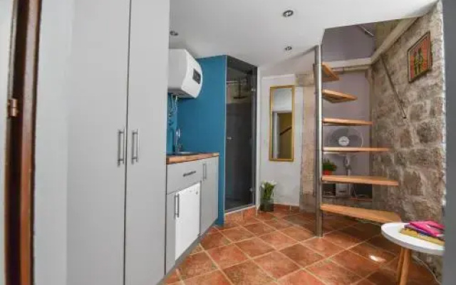 Aurora Tiny Apartment