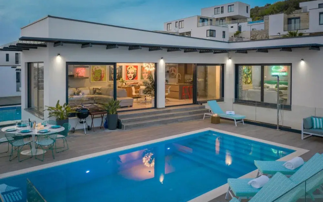 Luxury Villa Riva