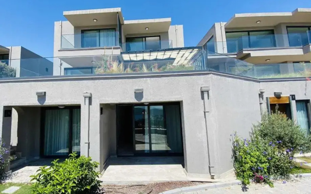 Bodrum Bitez 4 Bed-4 Bath Triplex Villa - AKTUR YANI