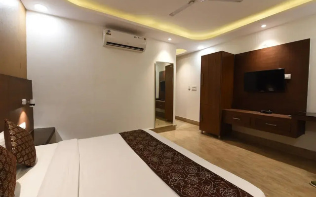 OYO Flagship 5383 Hotel Under Bridge Inn