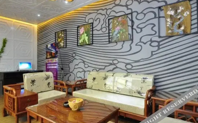 CLOUDS Hotel (Kunming New Luosiwan)