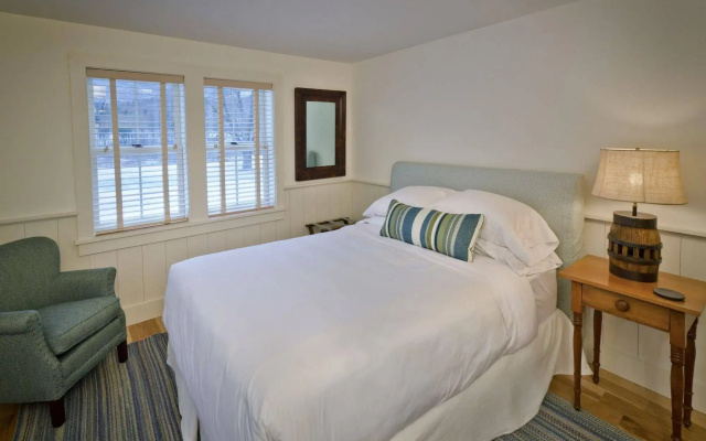 Hill Farm Inn