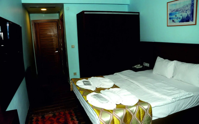 Hill River Hotel