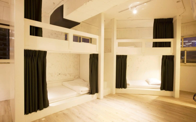 Mr Lobster's Secret Den Design Hostel