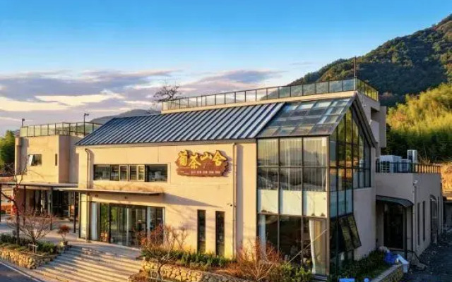 Putcha Villa & Tea House