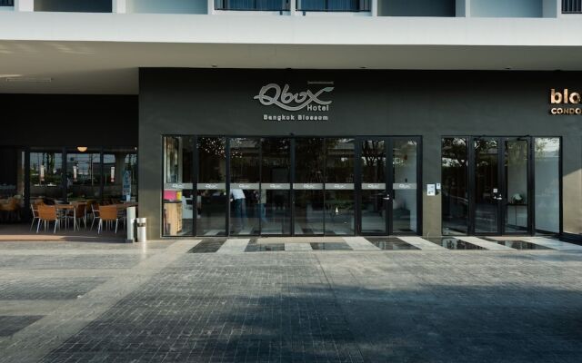 Отель Q-Box Hotel Bangkok Blossom Таиланд, Бангкок - отзывы, цены и фото номеров - забронировать отель Q-Box Hotel Bangkok Blossom онлайн вид на фасад