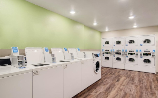 WoodSpring Suites Thornton-North Denver