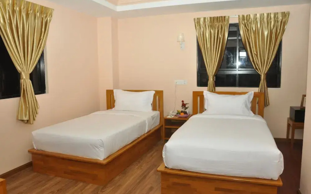 Royal Landmark Hotel