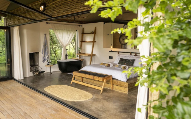 Sasi Bush Lodge