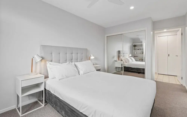 Sleek Kensington 2-bed With BBQ Area & Gym