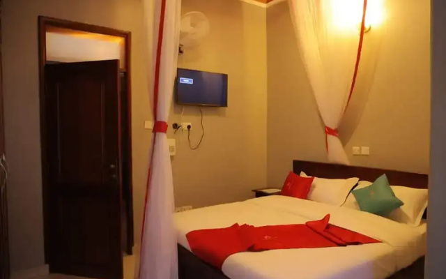 Gemstone Hotel