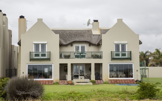 Strand Beach Lodge in Cape Town, South Africa from 492$, photos, reviews - zenhotels.com hotel front