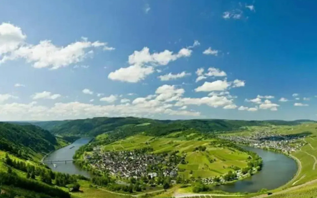Holiday Apartment Moselle Beach 1