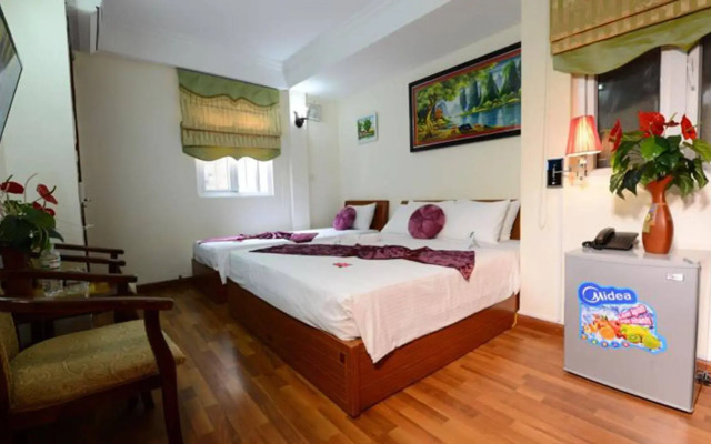 Holiday Lakeview Hotel