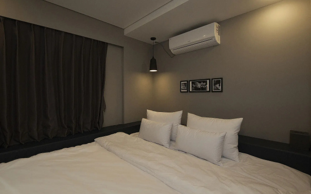 Hotel Gray
