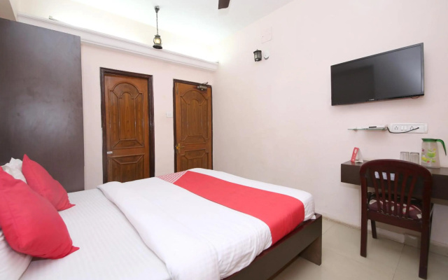 OYO 9305 Hotel Dwarika Inn