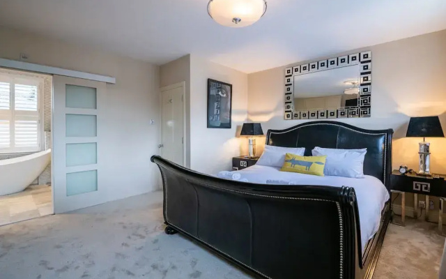 Immaculate Designer Home in Wandsworth