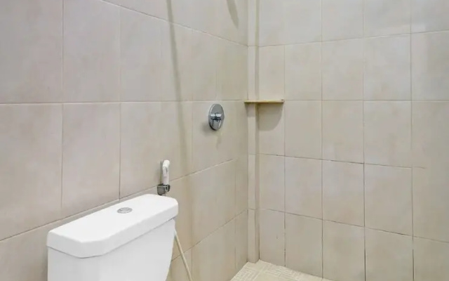 Super OYO 90672 ADHYA GUEST HOUSE LOMBOK