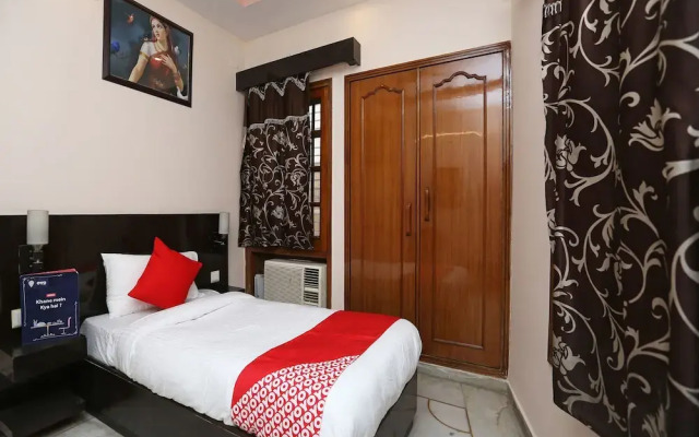 OYO 14390 Hotel Samrat