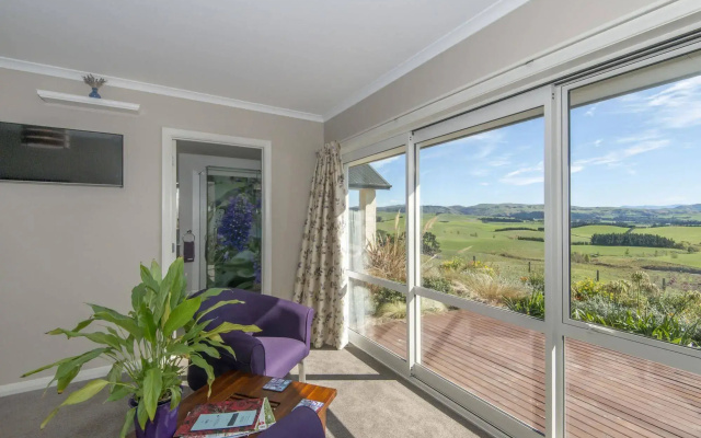 Ribbonwood Country House