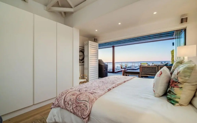 Spacious Penthouse Apartment With Breathtaking Views 3 Degrees North
