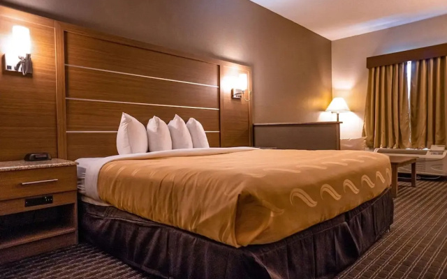 Quality Inn & Suites at Six Flags