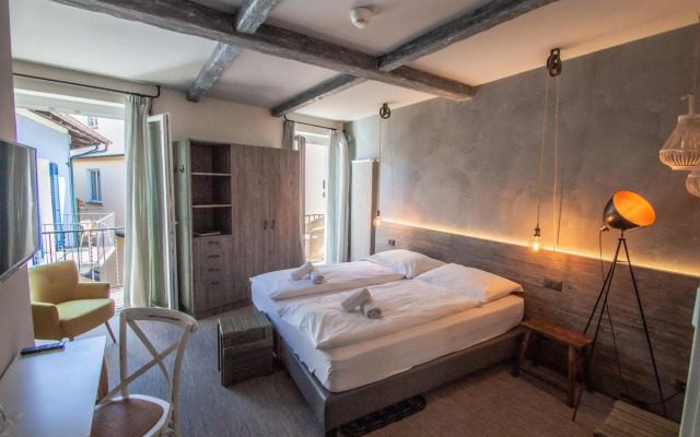 Seven Boutique Hotel