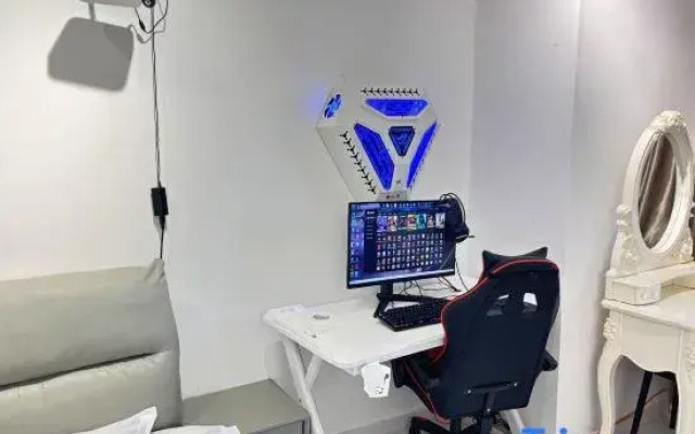 Trendy Seven Day Esports (Huli Wanda Store)