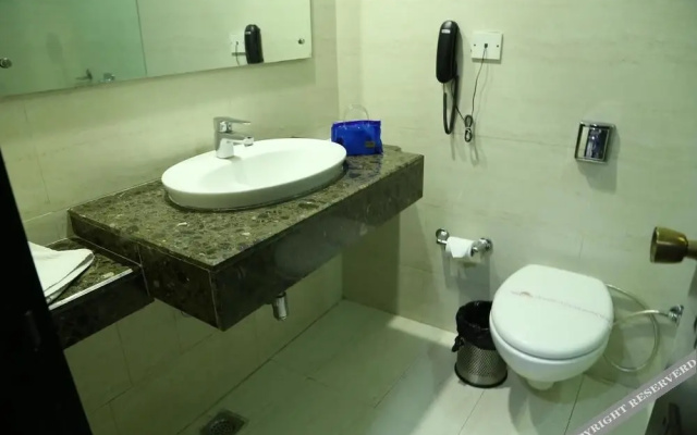 OYO 1832 Hotel Parbhat Inn