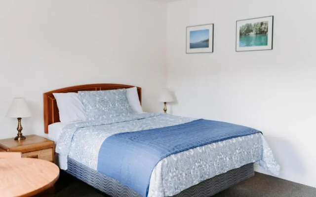 Blue Moon Motel