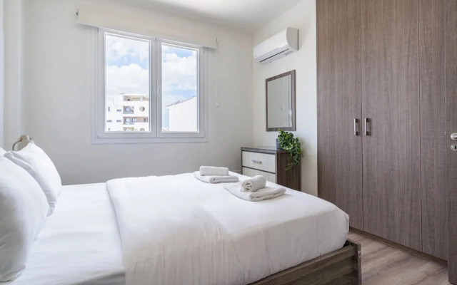 2BR Apt Near Larnaca Beach & Center