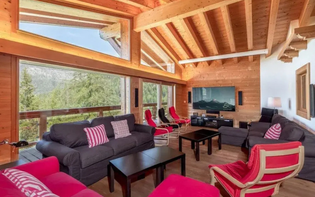 Crystal de Neige Luxury Chalet Spa & Jacuzzi