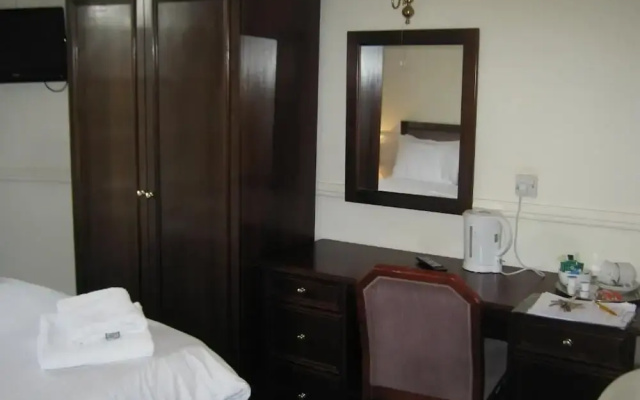 Rose & Crown Hotel