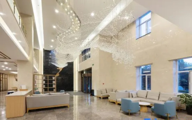 Starway Hotel (Changbai Mountain West Scenic Spot Visitor Center Branch)