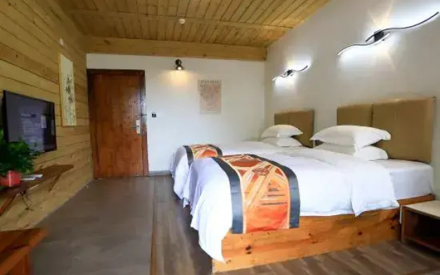 Yunbo Qilu Hostel
