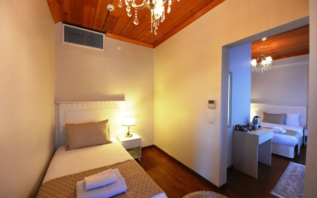 Elyka Hotel
