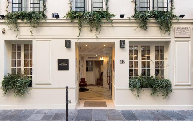 Отель Hôtel Monsieur Saintonge вид на фасад