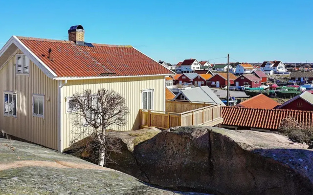 8 Person Holiday Home in Kungshamn