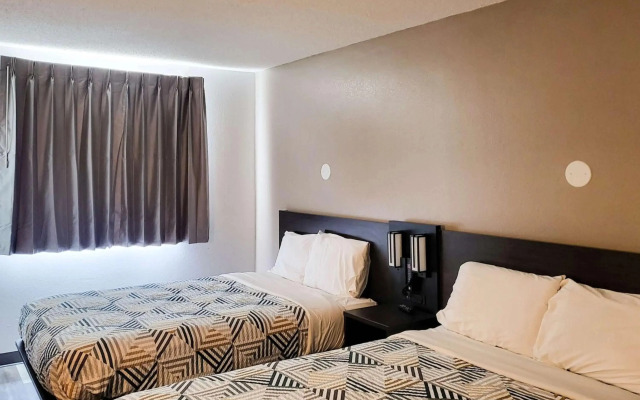 Motel 6 Sinton, TX