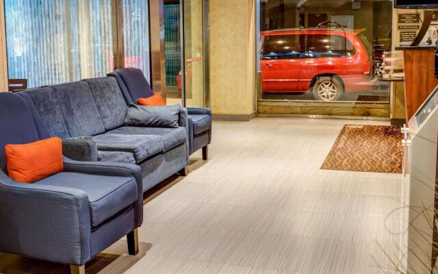 Отель Comfort Inn США, Нью-Йорк - 1 отзыв об отеле, цены и фото номеров - забронировать отель Comfort Inn онлайн вид на фасад
