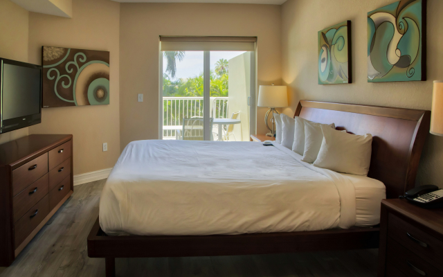 Crystal Palms Beach Resort