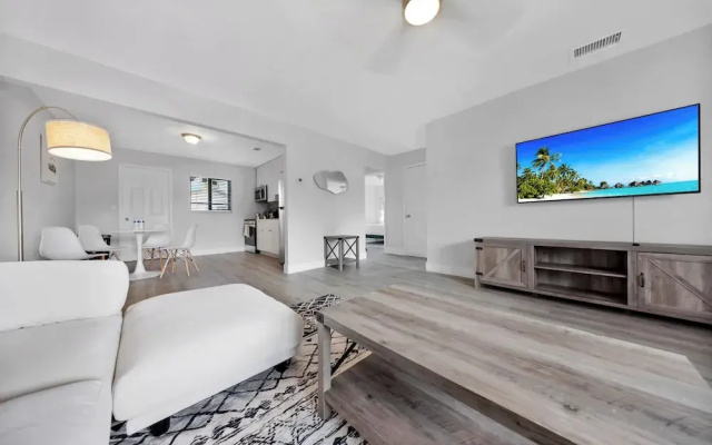 Lakeworth 2 Bedroom Home Free Parking